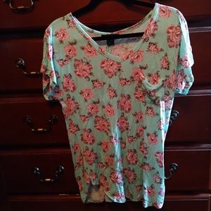 Large V-Neck floral tee